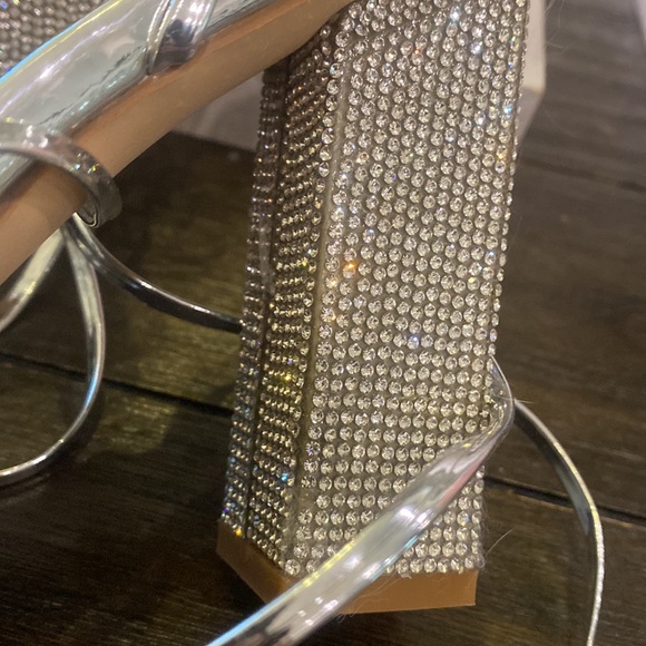 Brand new heels never worn - Picture 3 of 6